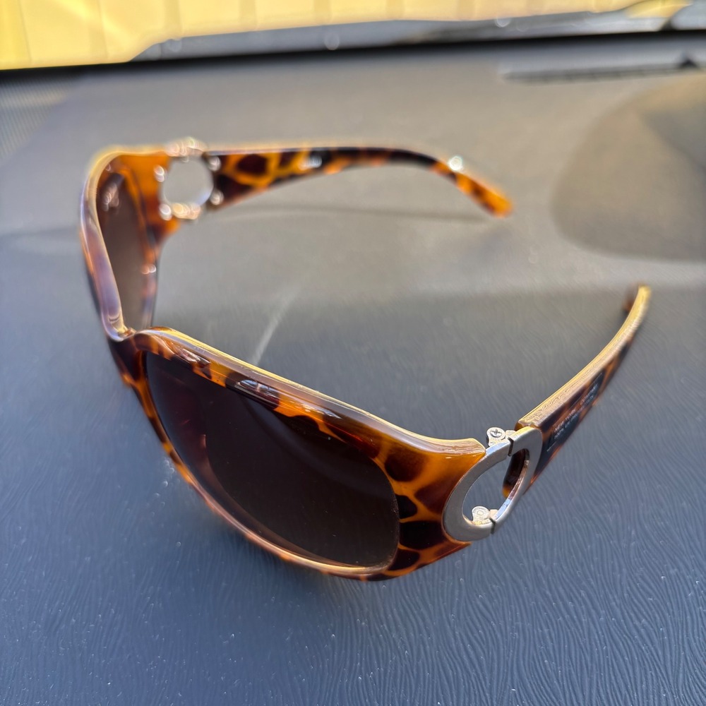 Y2K oversized New York Co. tortoiseshell sunglasses silver hinge retro fashion